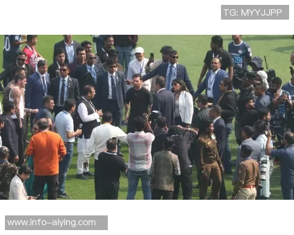 梅西印度行首日遭人群围堵受伤主动请求离场引发关注